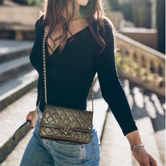 CHANEL Handbags - Rare CHANEL Metallic Quilted Clutch Gold Leather WOC Mini Crossbody Bag Like New
